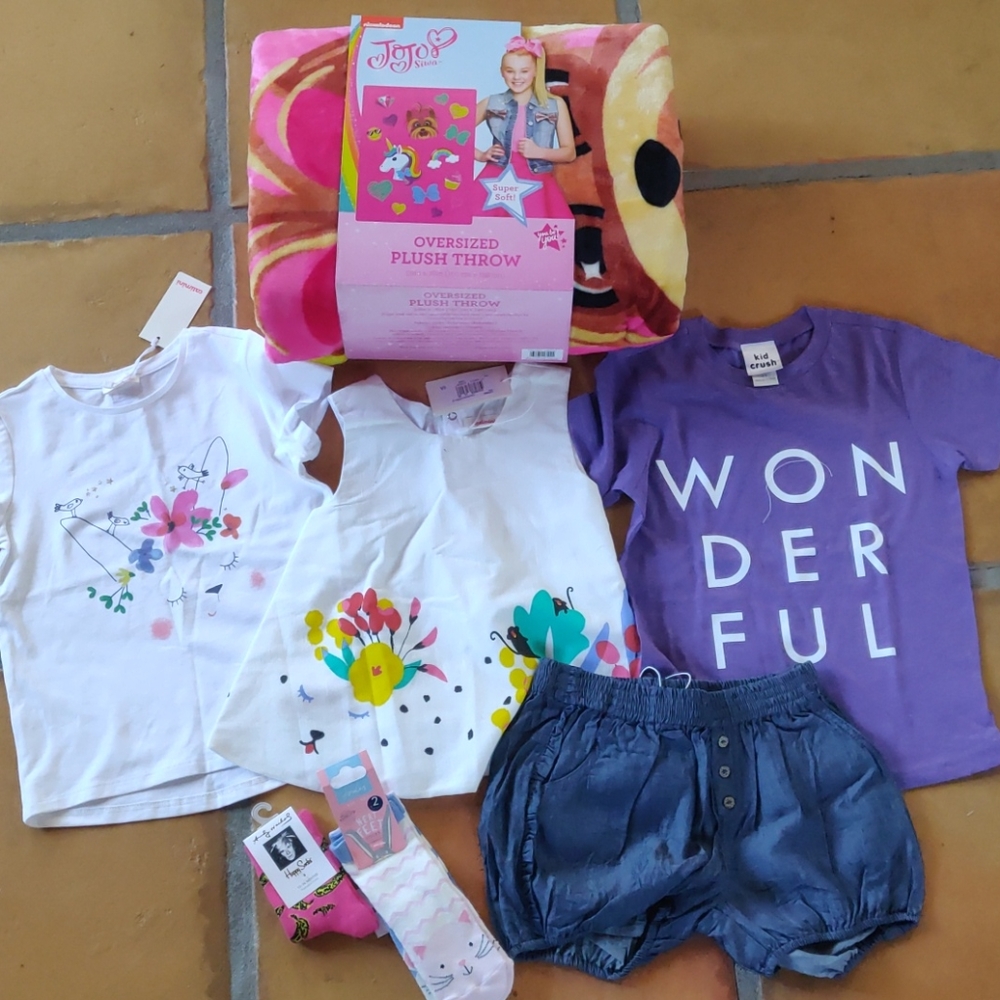 Girls size 4 gift bag
